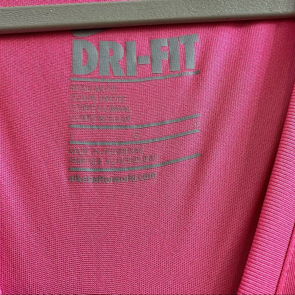 Nike dri fit pink tee shirt Size L